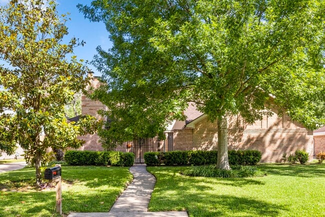 Photo - 14014 Briar Pl Dr