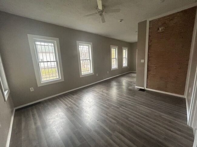 Photo - 3422 Seymour Ave Unidad 1