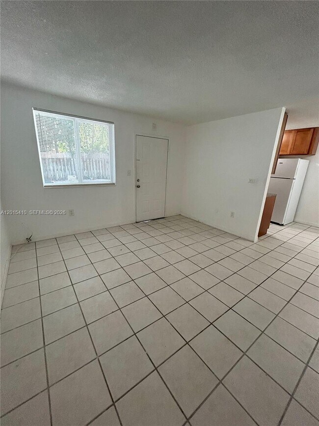 5814 NE 4th Ct Unit 3