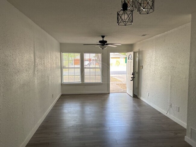 Photo - 1702-1704 Alamo Ave, Killeen