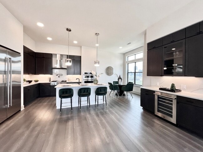 Photo - 3330 Oak Grove Ave Unit 1302