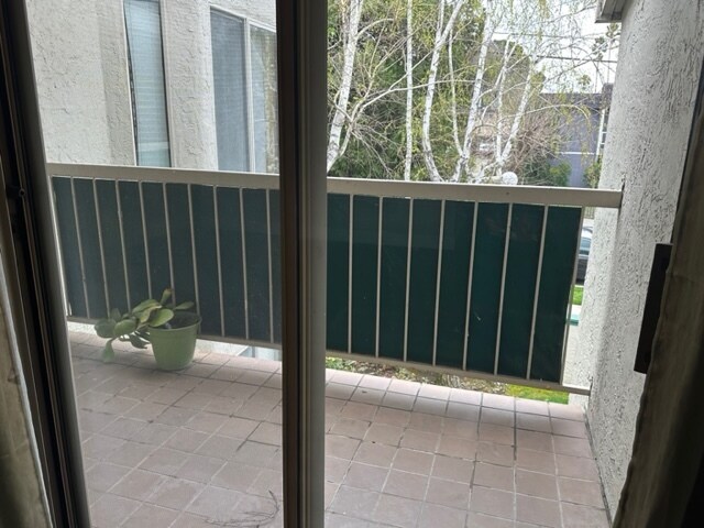 balcony off living room