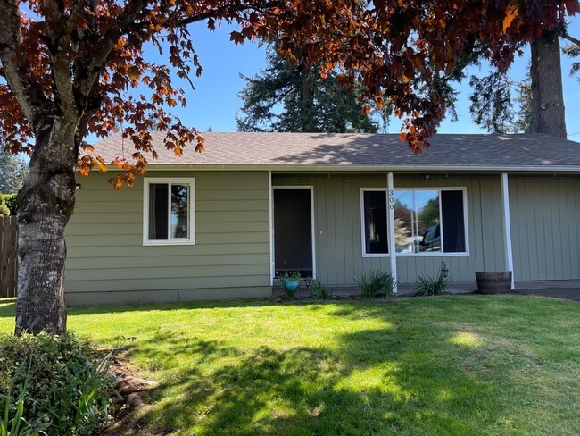 Photo - CAMAS Charming Remodeled 3 Bedroom Bungalow close to Crown Park!
