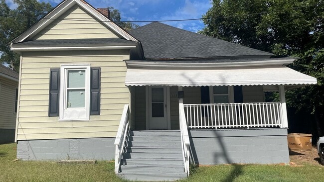 Building Photo - Situated between 3 parks and walking dista... Rental