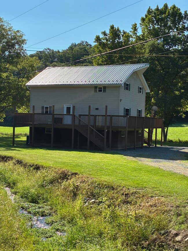 945 Tucker Ridge Rd