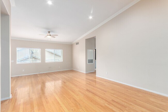 Photo - GATED SUMMERLIN CONDO/COMMUNITY POOL/SPA/ BASKETBALL COURT-2 CAR ATTACHED GARAGE!