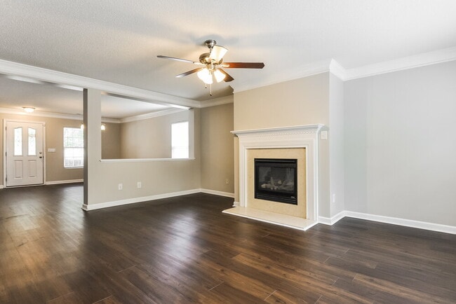 Photo - 144 Georgetowne Dr