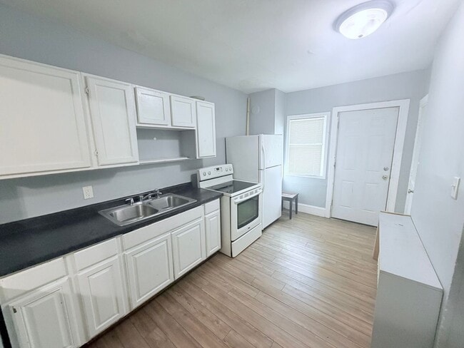 Photo - 1056 3rd St E Unit 1