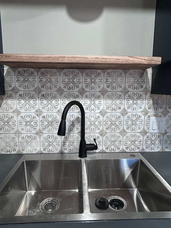 Photo - 101 Court St