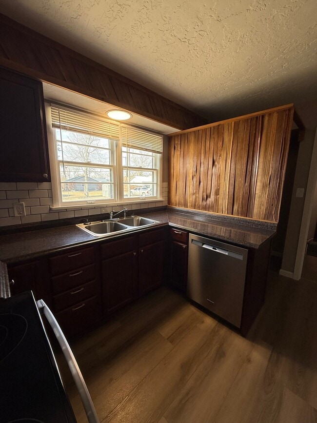 Photo - 1425 4th Ave NW