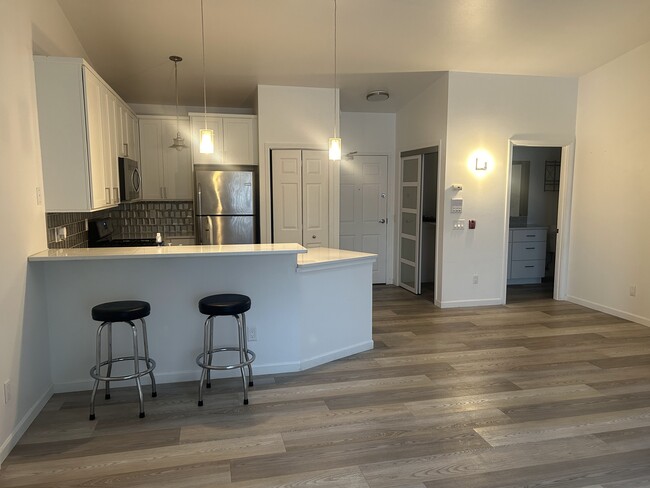 Building Photo - 6025 Monona Dr Unit Monona Apt 1