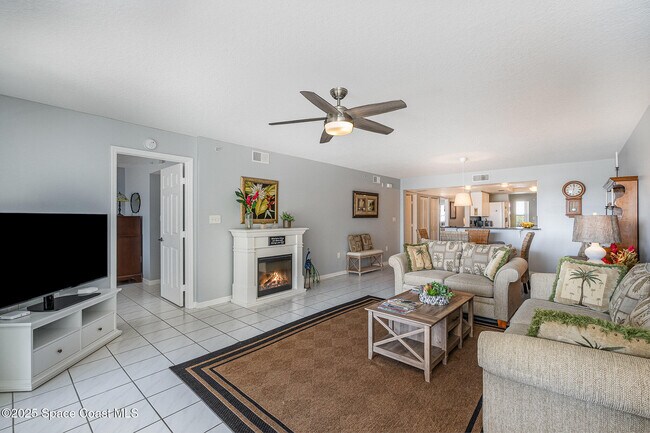 Photo - 601 Shorewood Dr Unit 405