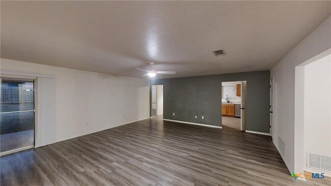 Photo - 212 Sims Ridge Dr