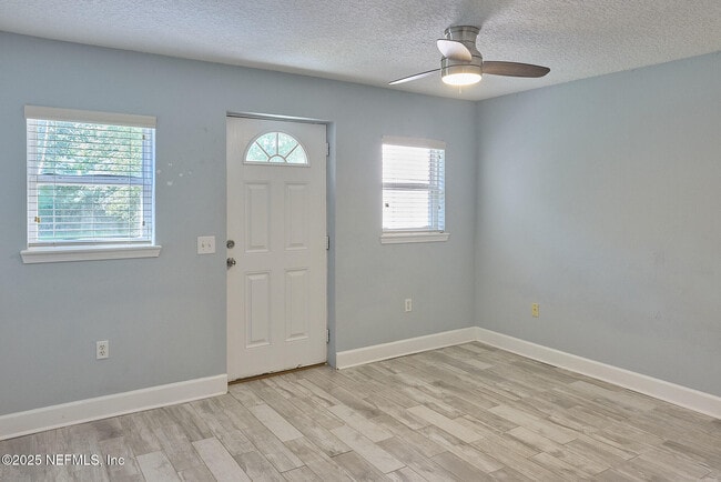 Photo - 114 18th Ave N