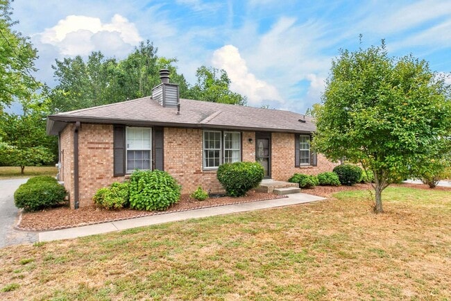 136 Creekwood Ln