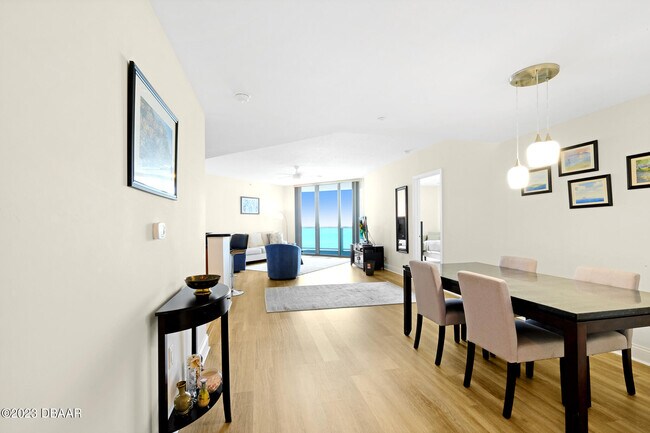Photo - 241 Riverside Dr Unidad 1106