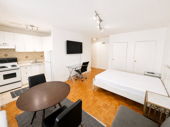 Photo - 710 Spadina Ave. Unit 505