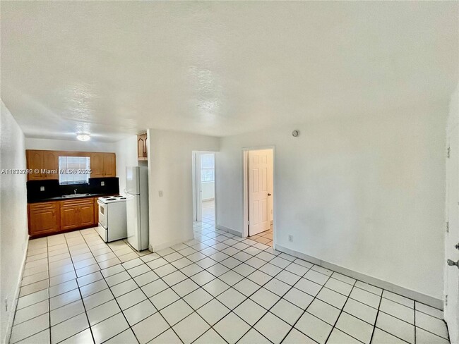 Photo - 701 NW 7th Ave Apartamento Unidad 7