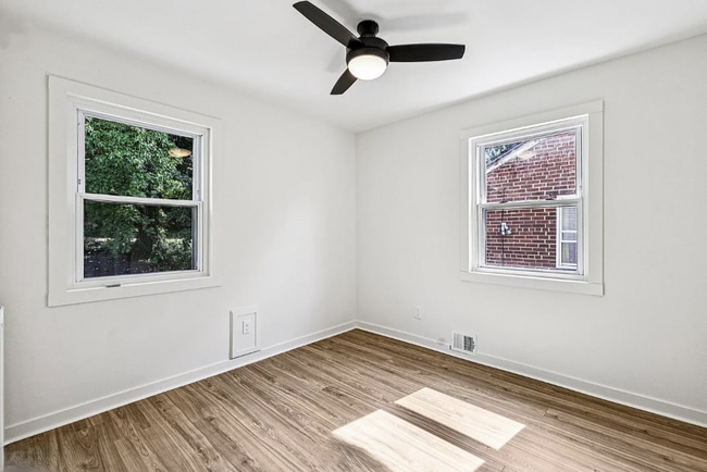 Photo - 674 Brandywine St SE