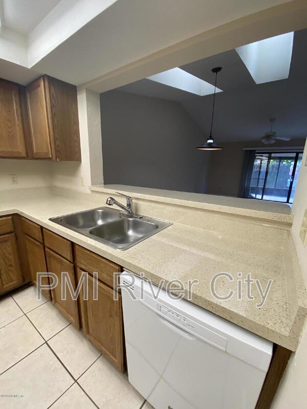 Photo - 2388 Ironstone Dr E