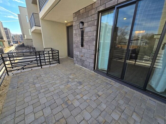 Photo - New Modern Fully Furnished Three-Story Townhome Near the Truckee River