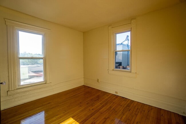 Photo - 120 Dell St Unidad Dell 120.2E