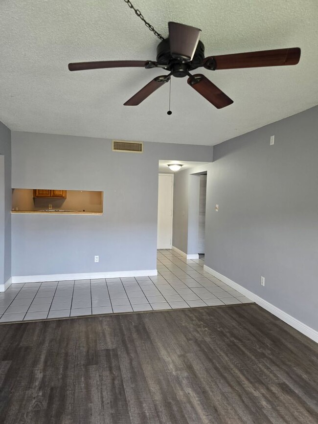 Building Photo - Tampa Raquet Club Unit 346