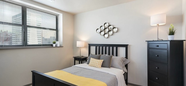 Photo - Hunter Plaza