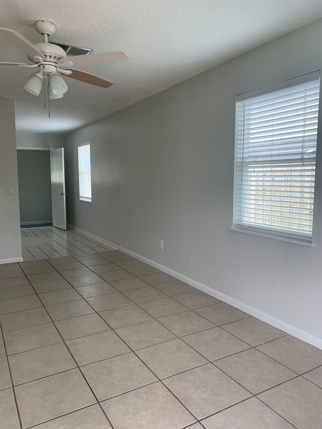 Photo - 290 Floridian Ave Unidad A