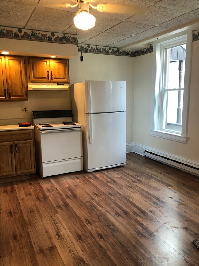 Photo - 812 Marshall St