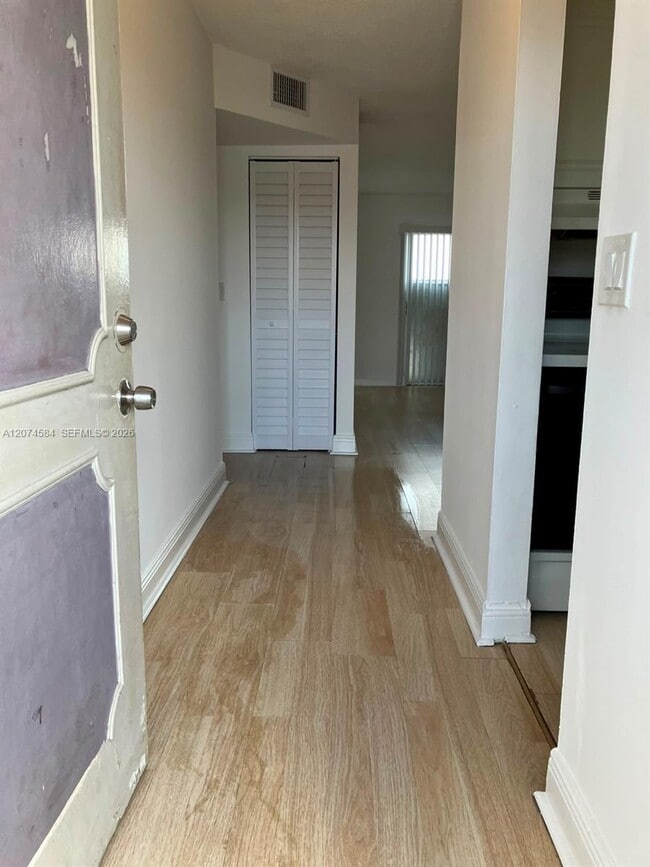 Building Photo - 2800 NW 56th Ave Unit H405
