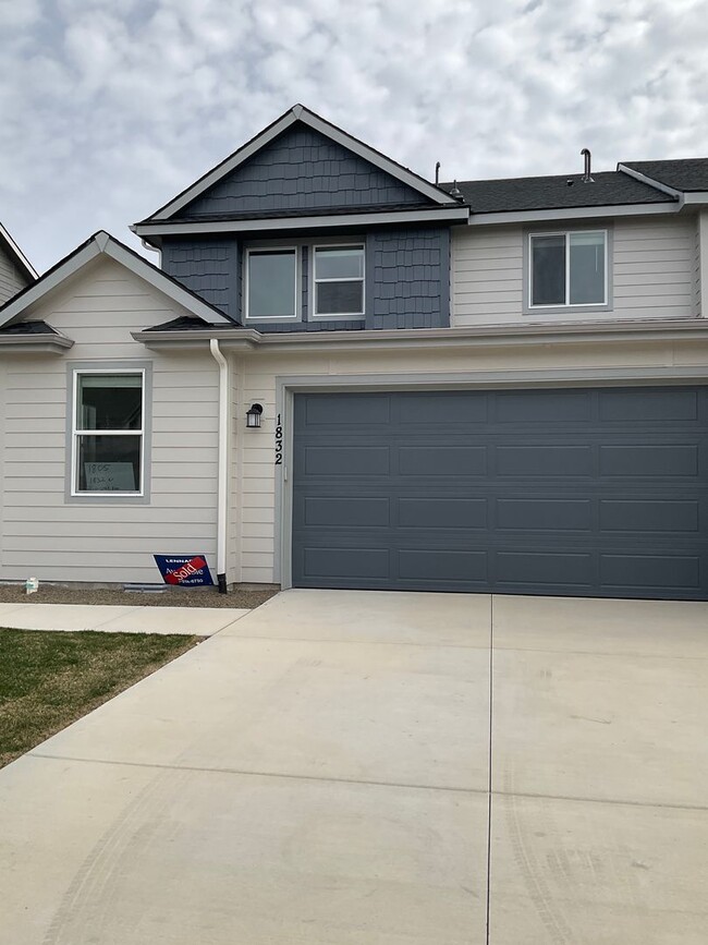 Building Photo - Enjoy this New home in Eagle Ridge!