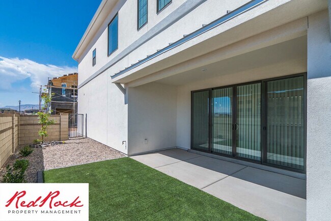 Photo - Beautiful 4 bedrooms & 2.5 bathrooms Townh...