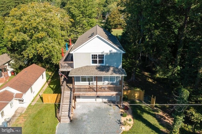 21186 Chesapeake Ave