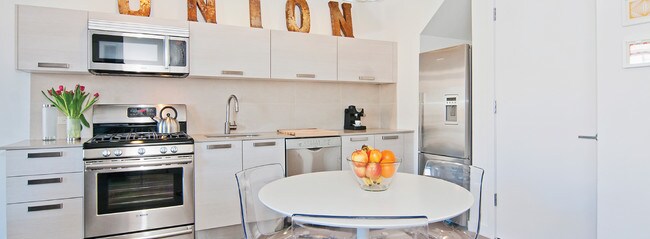 Photo - 281 Union Ave