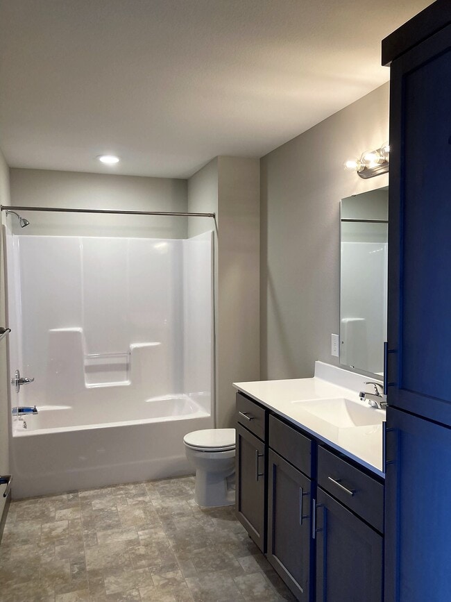 Bathroom - Thunder Hawk