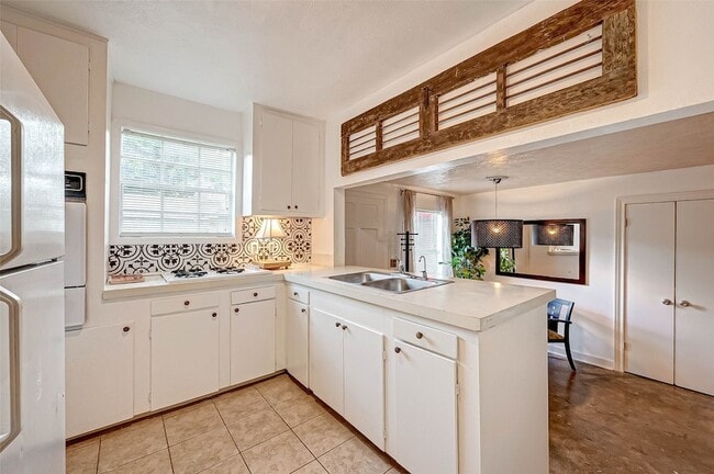 Photo - 6018 Berendo St Unit A