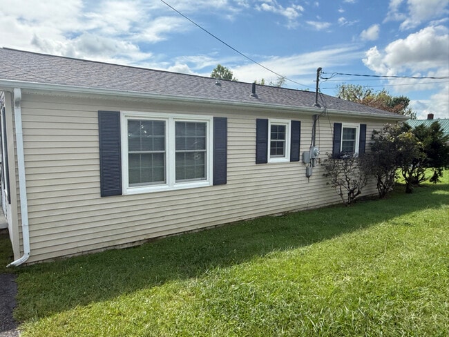 Photo - 360 Floyd St