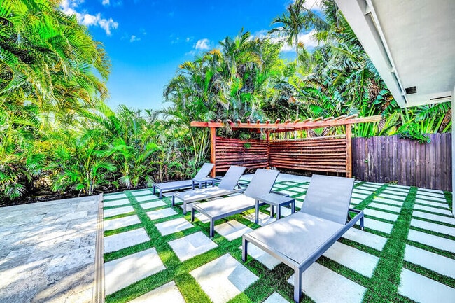 Photo - 864 Appleby St