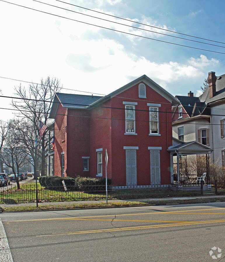 Photo - 216 E Central Ave Apartments