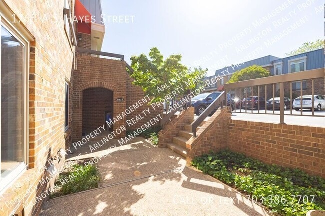 Building Photo - 1765-A S Hayes St