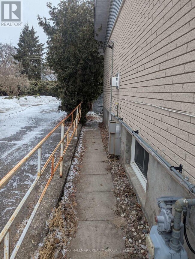 Photo - 871 St Jacques St