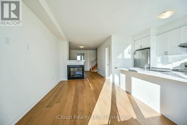 Photo - 111 Picardy Dr