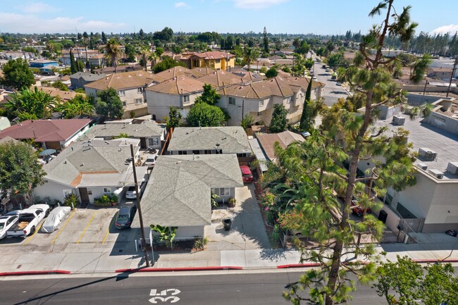 Photo - 6444 Gage Ave Unidad 6444 12