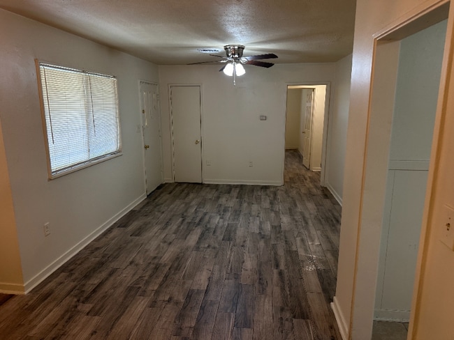 Photo - 3049 Lakewood Dr