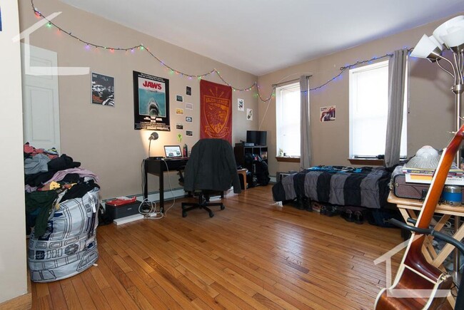 3-bed BU Allston on Comm Ave - 3-bed BU Allston on Comm Ave Condo