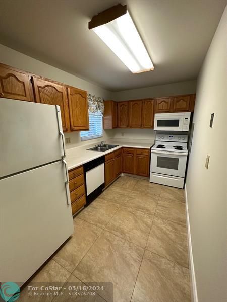 Photo - 303 Lake Dora Dr