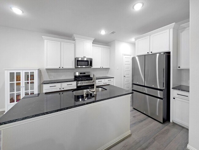 Photo - Inviting 3 Bed / 2.5 Bath Townhome with Flex Space & Easy I-10 Access in Katy