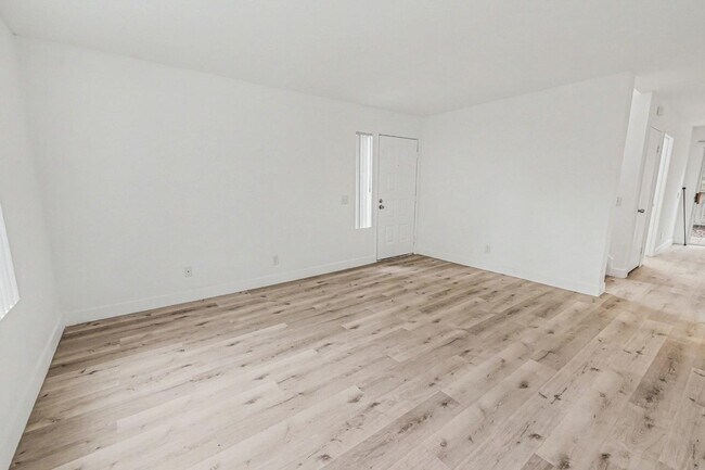 Photo - 1447 Manzana Way