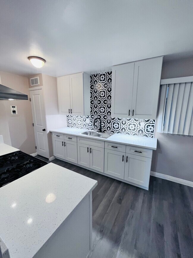 Photo - 385 Vernon Dr Unit #A